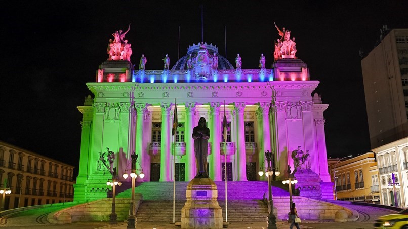 Palcio Tiradentes recebe iluminao especial pelo Dia Mundial das Doenas Raras