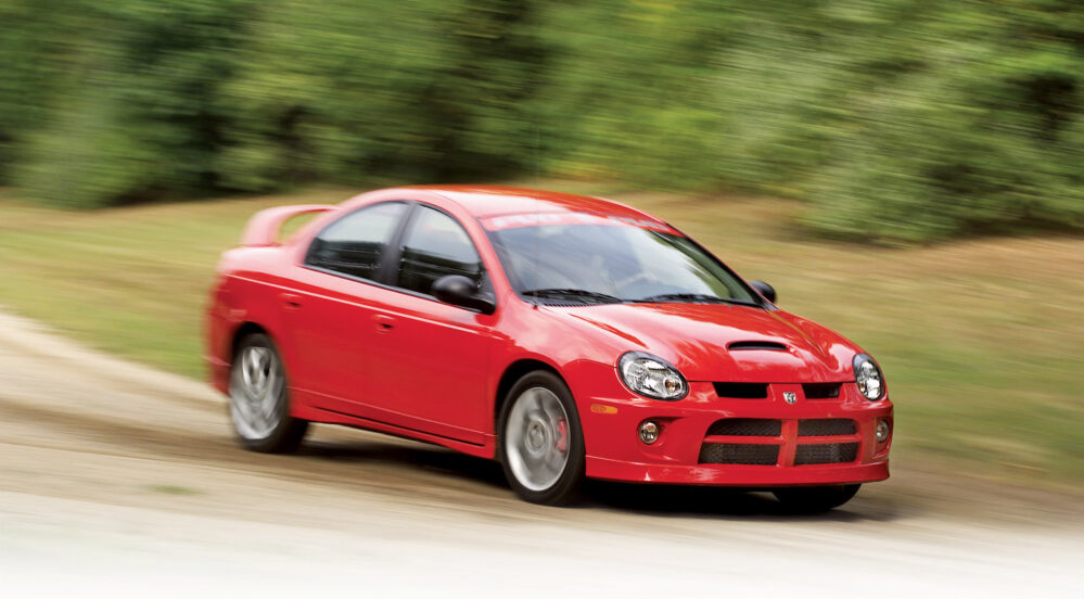 Dodge Neon SRT-4: o incr�vel ?patinho feio? dos esportivos americanos