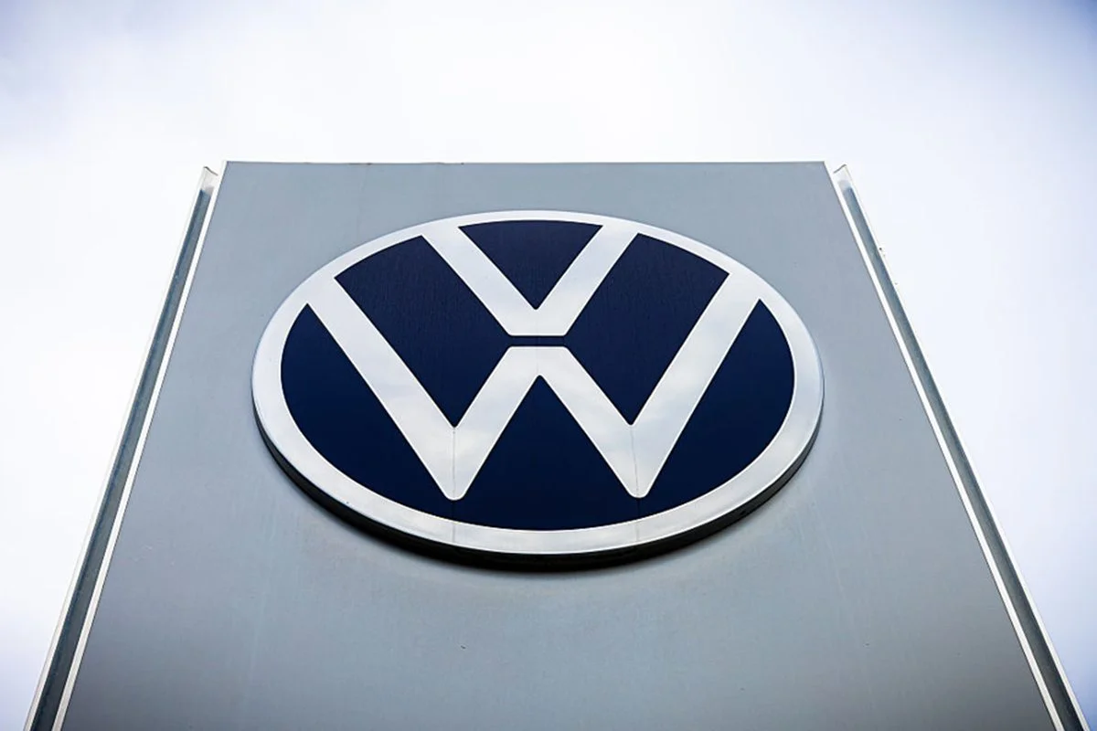 Volkswagen planeja demitir 100 mil e fechar 4 f�bricas na Alemanha