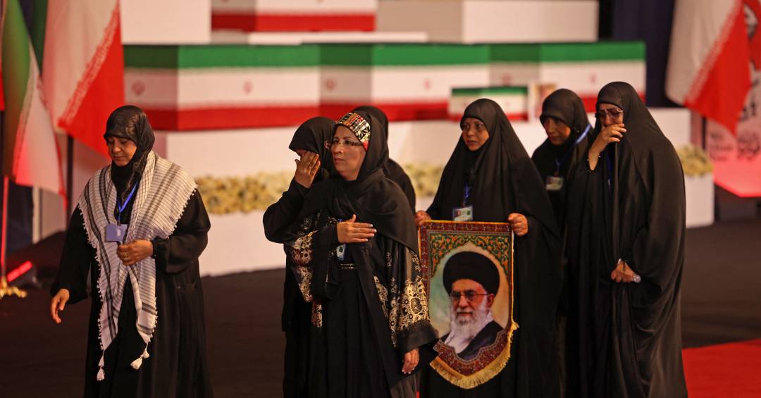 Em demonstra��o de for�a pol�tica, Ir� come�a ?maior funeral de todos? para Ali Khamenei