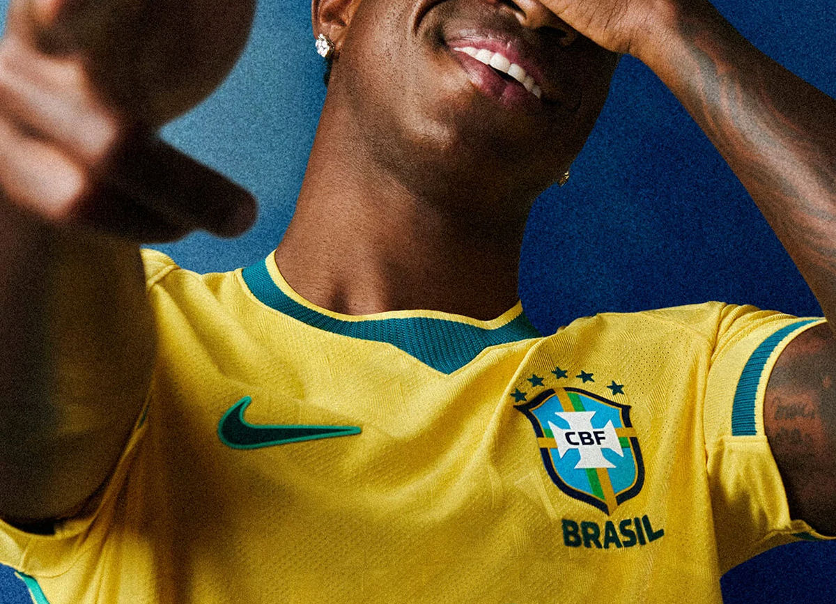 Por que as camisas oficiais das sele��es s�o t�o caras?