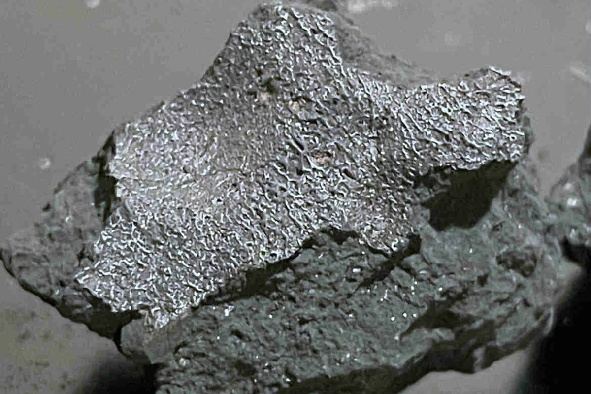 Meteorito que caiu em casa continha mol�culas ligadas � origem da vida