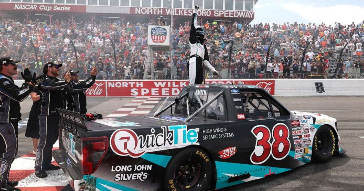 NASCAR Truck: Chandler Smith vence em North Wilkesboro e quebra recorde de maior vantagem em short track