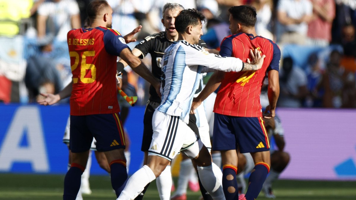 FIFA abre investiga��o contra Argentina ap�s pancadaria na final