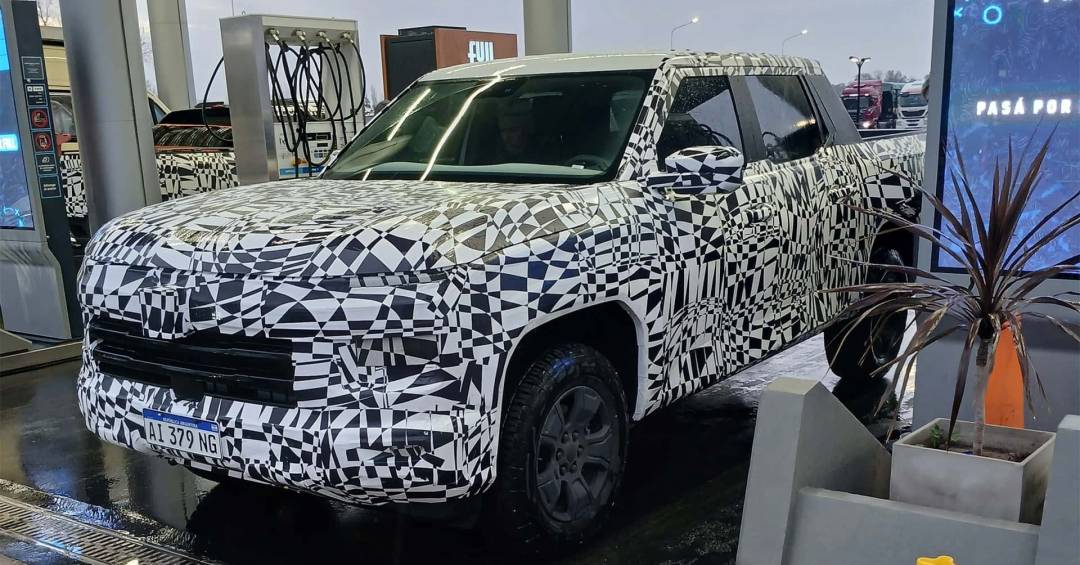 Nova Volkswagen Amarok 2028 b�sica � flagrada na Argentina; veja o que muda