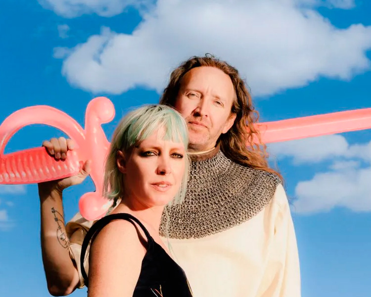 Sylvan Esso anuncia o �lbum ?Ow ?? e lan�a o single ?Concrete Glen?