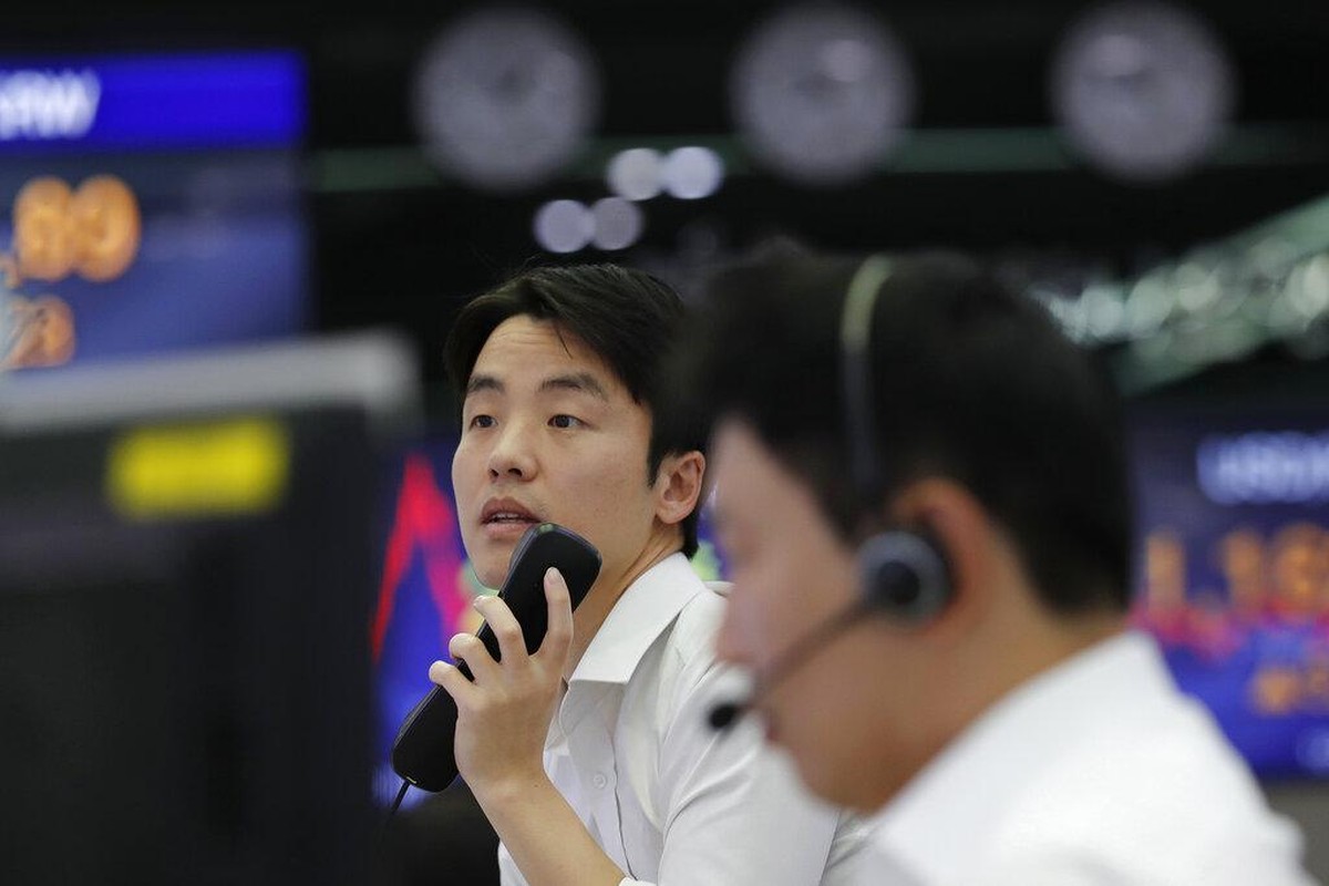 Bolsas da �sia fecham sem rumo �nico; Hong Kong cai com a��es de tecnologia