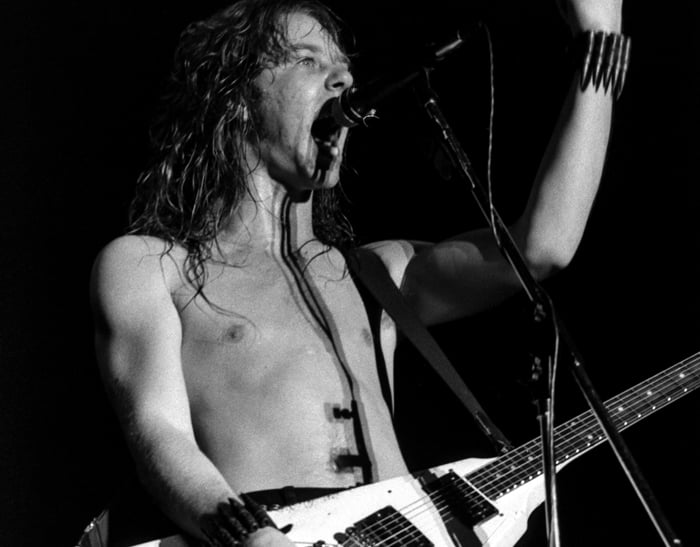 8 cl�ssicos do metal lan�ados por m�sicos que mal tinham sa�do da adolesc�ncia