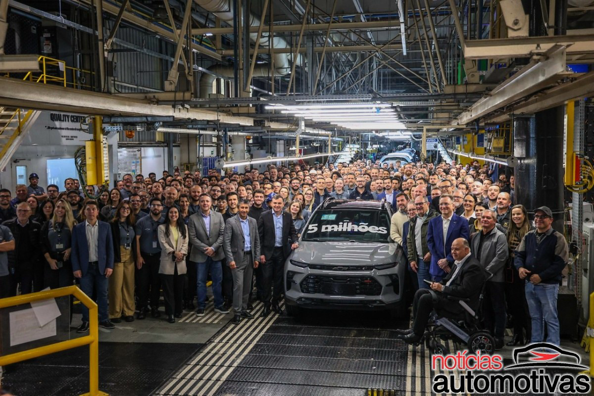 A f�brica ga�cha que produziu Celta, Prisma e Onix chega aos 26 anos com 5 milh�es de carros e R$ 6 bilh�es investidos