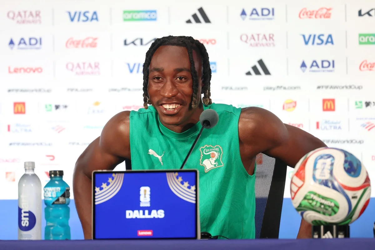 Real Madrid negocia com Yan Diomand�, craque da Costa do Marfim