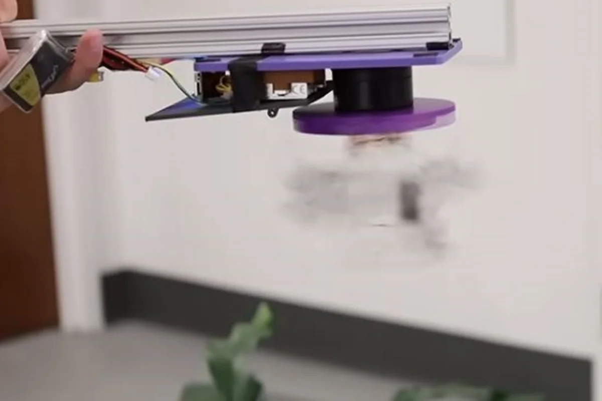 Novo drone ?invis�vel? usa truque visual e ajudar� a monitorar a fauna