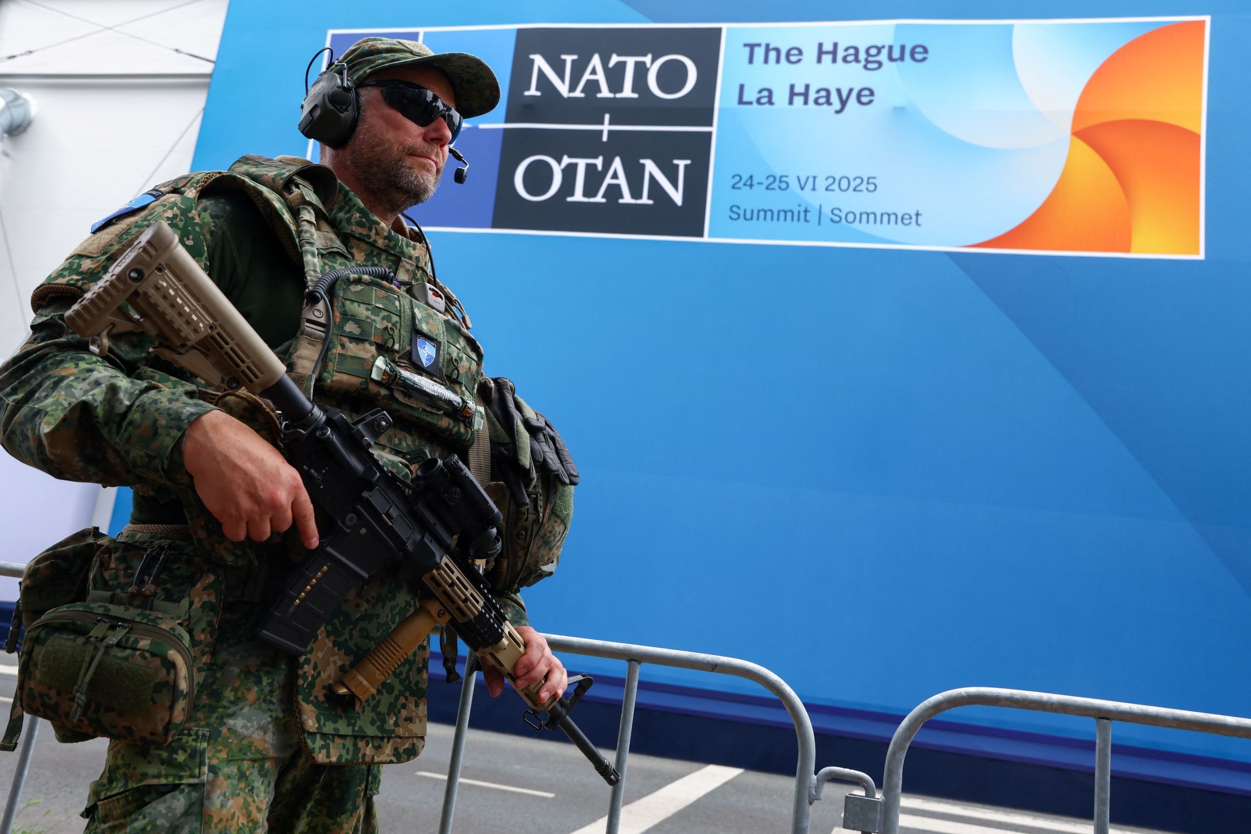 Estagi�ria � presa sob suspeita de espionagem na Otan
