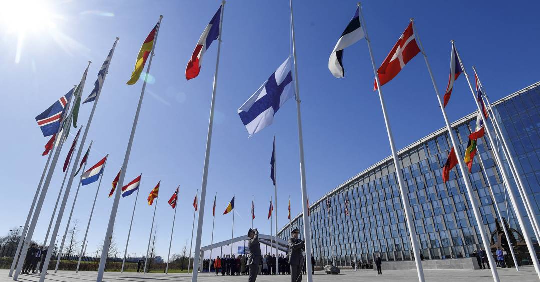 Estagi�ria canadense da OTAN � presa por suspeita de espionagem