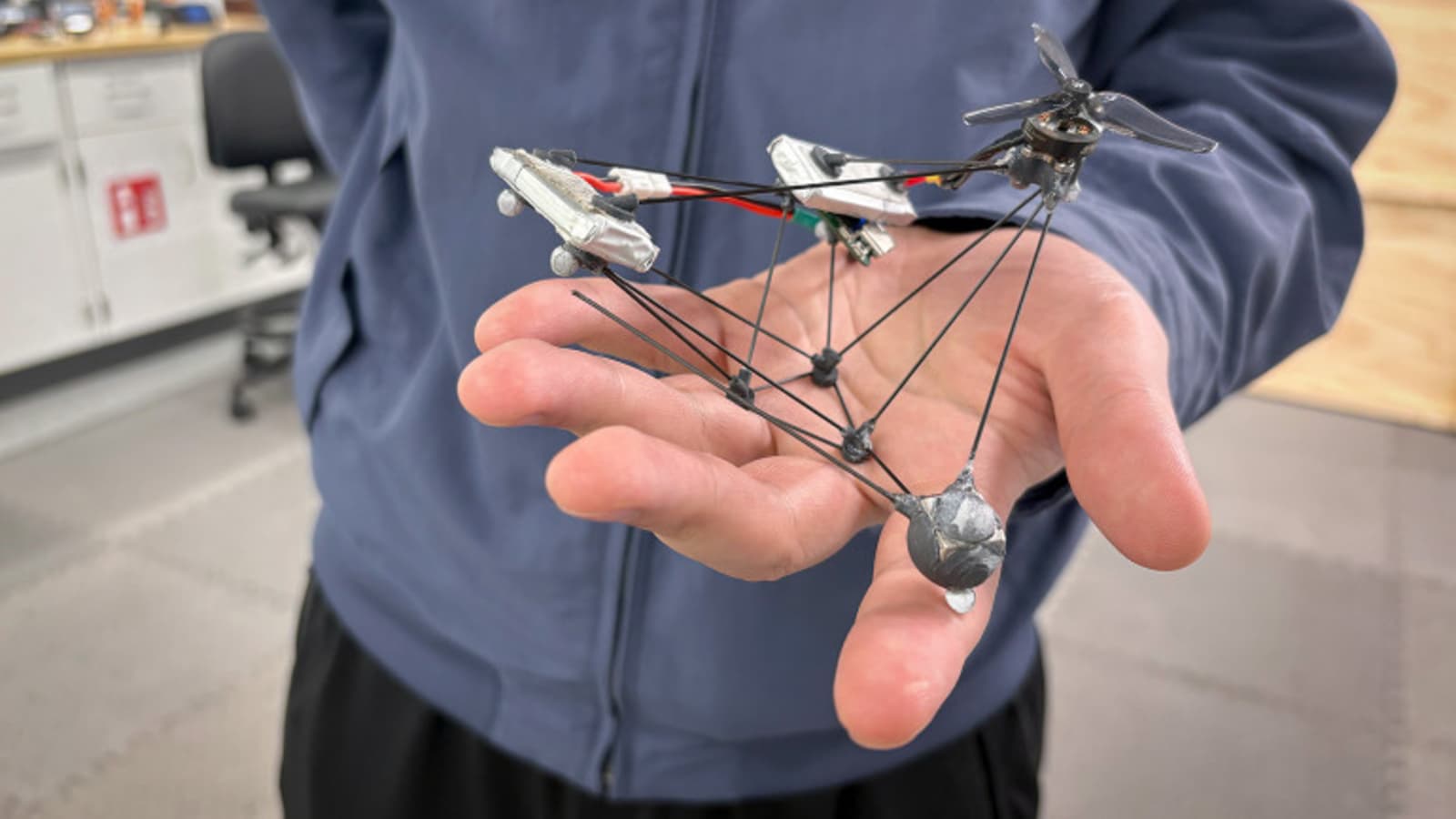 Este drone fica quase invis�vel ao girar 25 vezes por segundo. Veja o v�deo!