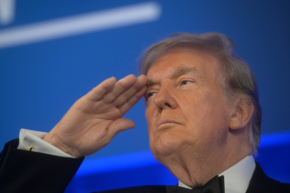 Trump diz que diplomacia com o Ir� precisa avan�ar r�pido e amea�a nova a��o militar