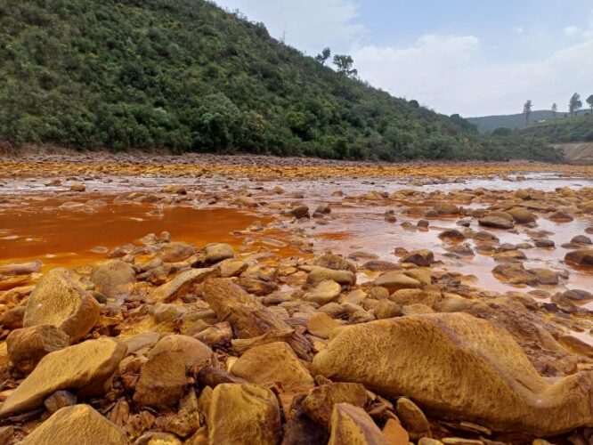 Pegada de carbono da produ��o de metal pode ser mais de 10 vezes superior ao que se pensa, avisam investigadores