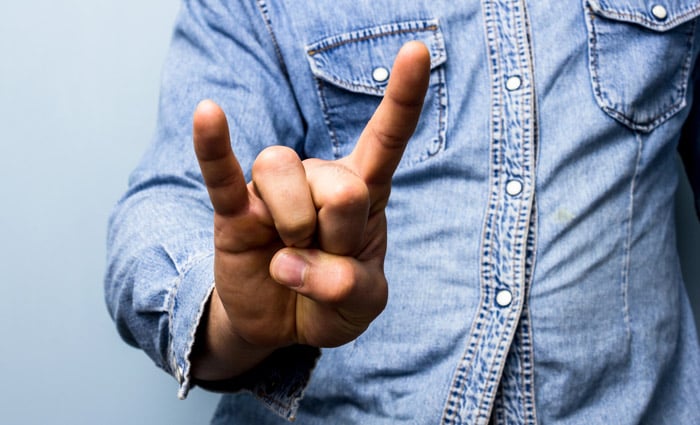 Banda canadense toca em hospital para jovem que sonhava em ir a show de heavy metal