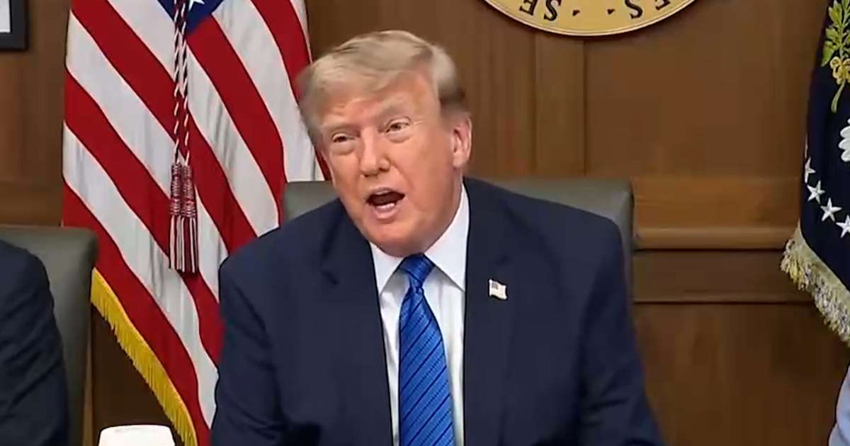Trump discute com secret�rio de Defesa por escassez de muni��es na guerra contra o Ir�, diz jornal