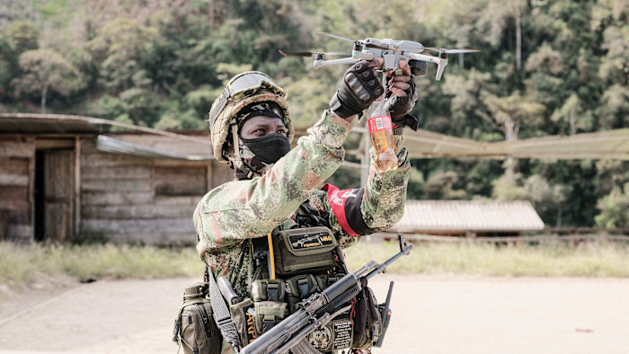 Cart�is da Col�mbia infiltram membros na Ucr�nia para aprender a usar drones