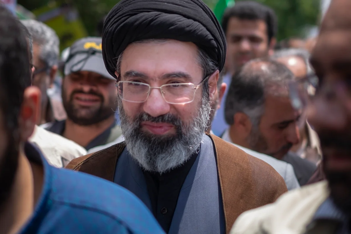 Khamenei nomeia conselheiro pol�tico e novo chefe de seguran�a do Ir�