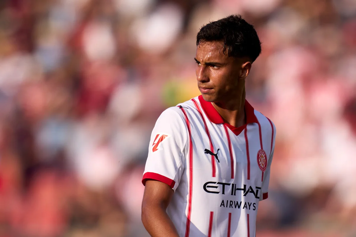 Vitor Reis brigar� por titularidade no City ap�s impressionar Maresca