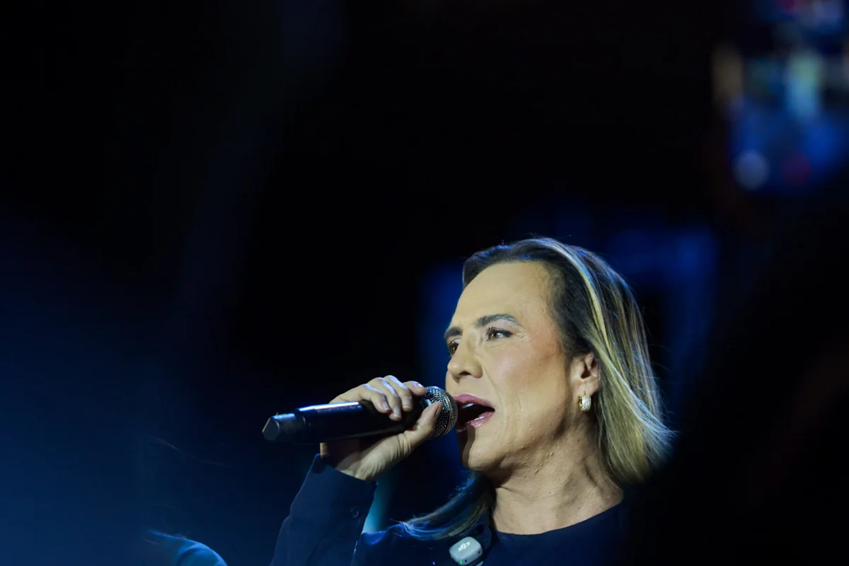 Celina promete criar novo canal de atendimento para assist�ncia social
