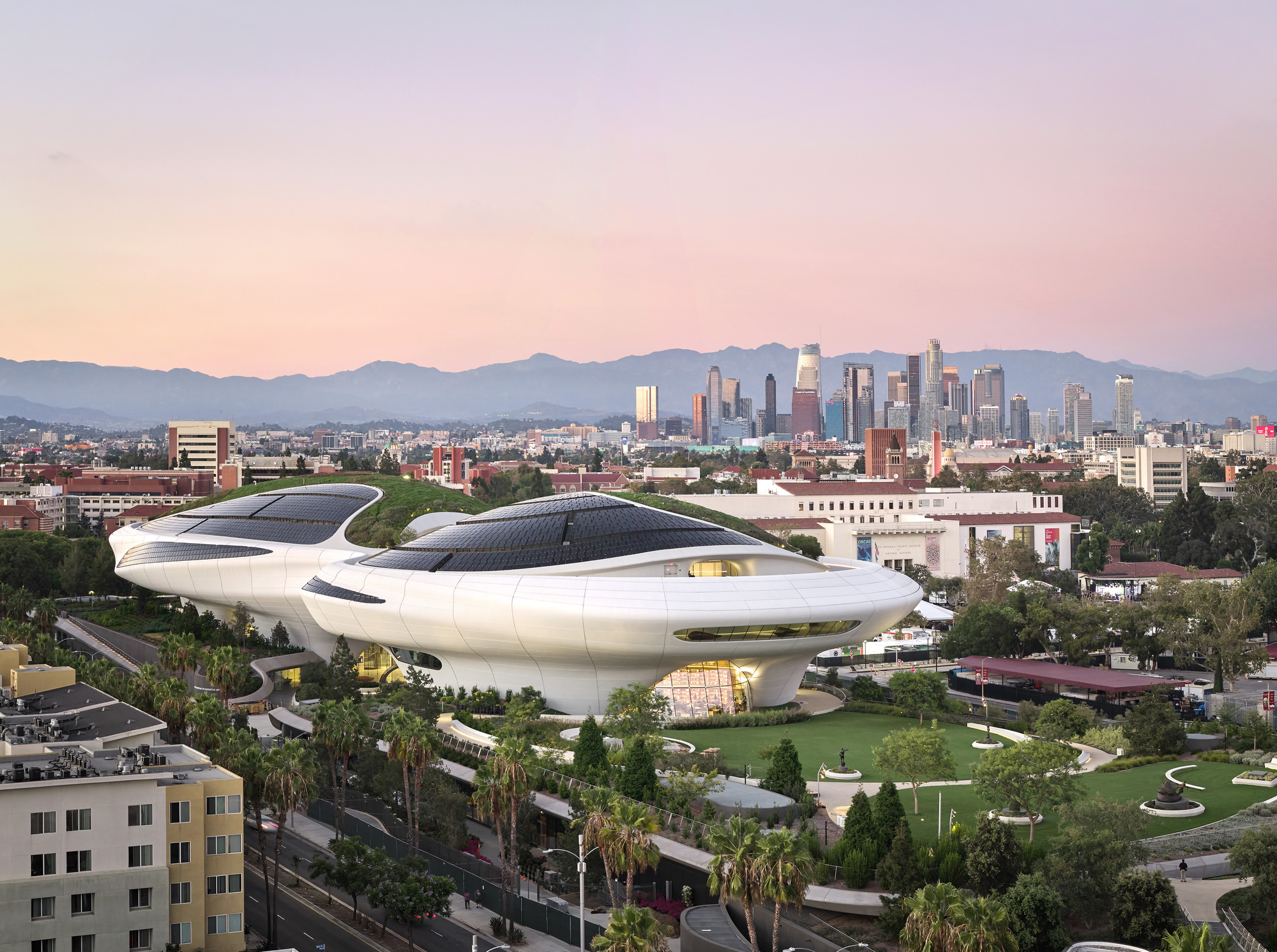 Primeiras imagens do Lucas Museum of Narrative Art conclu�do, com inaugura��o em 22 de setembro de 2026
