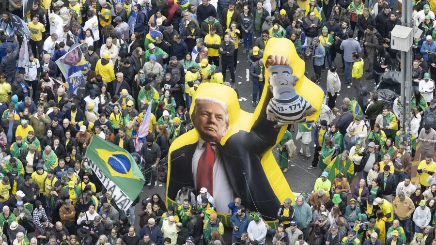 Sakamoto: Elei��o j� sofre cerco dos EUA. Resta saber alcance da m�o peluda de Trump