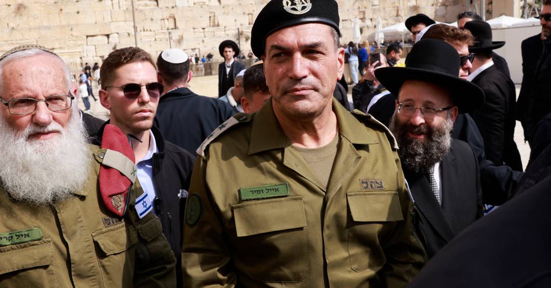 Israel empossa novo chefe do Exrcito com cessar-fogo de Gaza em jogo